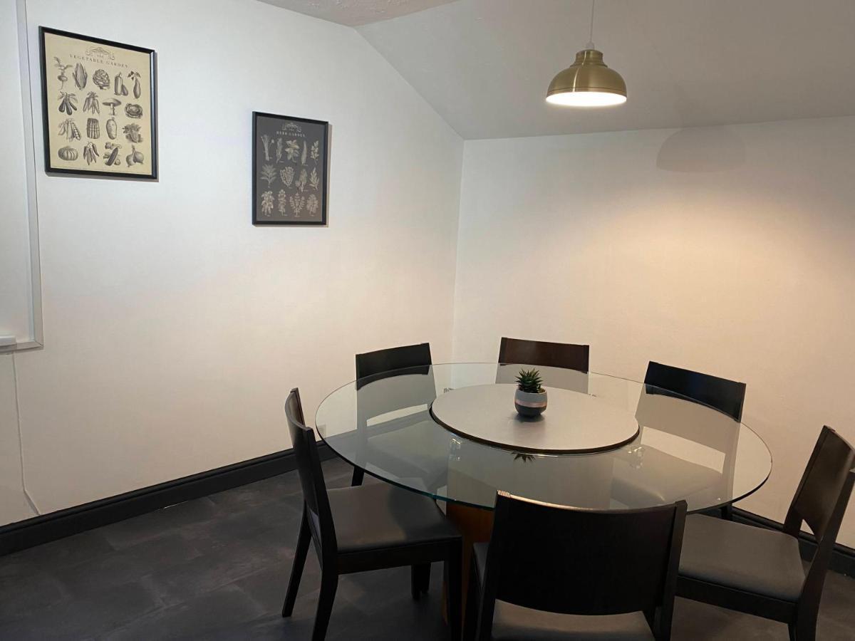 Gorgeous Town Center 3 Bedroom Self Contained Apartment For 1-5 People Harrogate Exterior foto