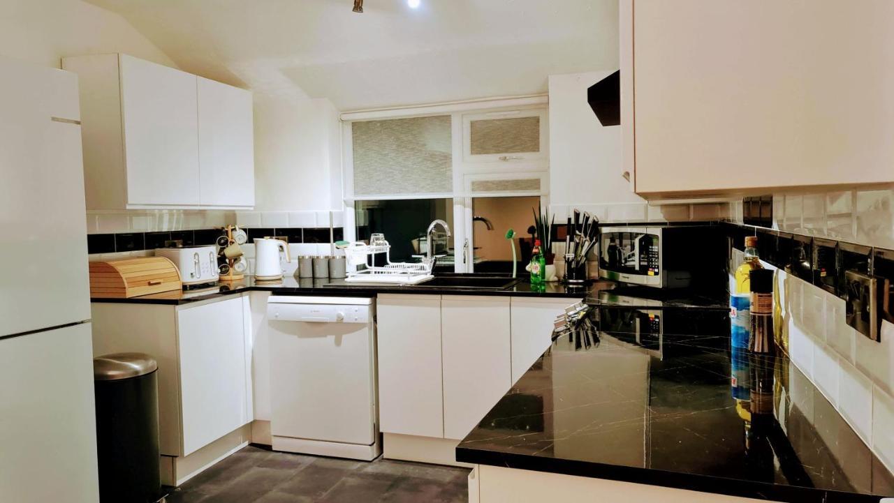 Gorgeous Town Center 3 Bedroom Self Contained Apartment For 1-5 People Harrogate Exterior foto
